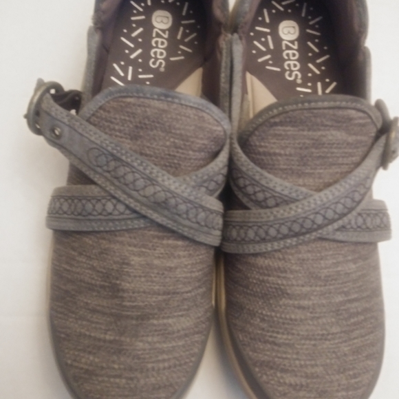 Naturlizer Bzees shoes brand new!! - Picture 4 of 4